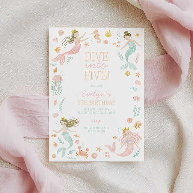 Invitación Sumérgete en el cumpleaños de cinco niñas sirena (Dive into five! Mermaid birthday invitation in pink, peach and green)