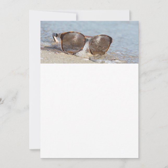 Invitación Sunglasses on the beach (Anverso)
