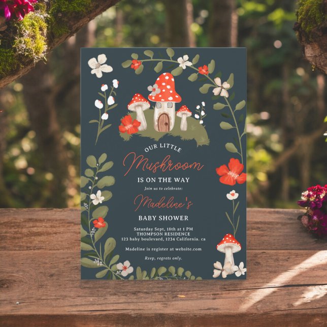 Invitación Suntuosos hongos de bosque con flores de bebé (Whimsical woodland mushrooms floral baby shower invitation on slate blue)