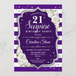 Invitación Surprise 21st Birthday - Blanco Plata Púrpura<br><div class="desc">Sorpresa Invitación a cumpleaños número 21. Diseño púrpura,  blanco y falso purpurina de plata. Presenta rayas,  rosas blancas,  fuente de guión y confeti. Perfecto para una elegante fiesta de cumpleaños. Se puede personalizar para mostrar cualquier edad. Mándame un mensaje si necesitas más personalización.</div>