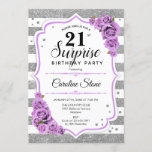 Invitación Surprise 21st Birthday - Púrpura Blanco Plateado<br><div class="desc">Sorpresa Invitación a cumpleaños número 21. Diseño de lavanda y blanco femenino con una falsa plata purpurina. Presenta rayas,  rosas púrpura pastel,  fuente de escritura y confeti. Perfecto para una elegante fiesta de cumpleaños. Se puede personalizar para mostrar cualquier edad. Mándame un mensaje si necesitas más personalización.</div>