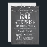 Invitación Surprise 50th Birthday Invitation Chalkboard<br><div class="desc">Invitación de cumpleaños número 50 con fondo blanco y negro de pizarra. Luces de cadena. Cumpleaños de adultos. Cumpleaños de hombres o mujeres. Para una mayor personalización,  haga clic en el botón "Personalizar" y utilice nuestra herramienta de diseño para modificar esta plantilla.</div>