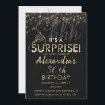 Invitación Surprise 50th Birthday Party for Women, Black<br><div class="desc">Prepárate para albergar la mejor fiesta sorpresa de cumpleaños con nuestra impresionante fiesta de cumpleaños sorpresa Shuuuh Black and Gold Invitation! Esta invitación es más que sólo una tarjeta; es una promesa de intriga, emoción y una celebración inolvidable. Características principales: Elegancia misteriosa: La invitación Shhhh Black y Gold agrega un...</div>