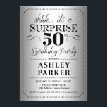 Invitación Surprise 50th Birthday Party - Silver<br><div class="desc">Sorpresa 50.ª Invitación de fiesta de cumpleaños. Diseño sencillo y elegante en plata y negro. Con un patrón de Relieve metalizado plateado falso y un tipo de letra de guión elegante. Celebración sorpresa de cumpleaños para hombre o mujer. ¡Se puede personalizar en cualquier edad!</div>