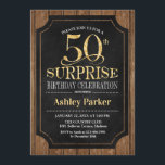 Invitación Surprise 50th Birthday Party - Wood Gold<br><div class="desc">Invitación a la celebración de cumpleaños número 50 de una sorpresa rústica. Elegante y elegante diseño en tonos dorados negros y falsos purpurinas y madera marrón oscura. Presenta una fuente de script elegante. Mándame un mensaje si necesitas más personalización</div>