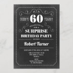 Invitación Surprise 60th Birthday - Chalkboard<br><div class="desc">Sorpresa 60th Birthday Invitation Elegante diseño retro de pizarra en blanco y negro.</div>