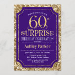 Invitación Surprise 60th Birthday Party - Gold Purple<br><div class="desc">Invitación a la celebración de cumpleaños número 60. Elegante diseño elegante con un diseño de color púrpura real y purpurina falso dorado. Presenta una fuente de script elegante. Mándame un mensaje si necesitas más personalización.</div>