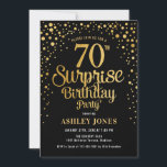 Invitación Surprise 70th Birthday Party - Black & Gold<br><div class="desc">Sorpresa 70.ª Invitación a la fiesta de cumpleaños. Elegante diseño de oro negro y falso purpurina. Presenta un diseño elegante de tipo de letra y letra de guión. Mándame un mensaje si necesitas edad personalizado.</div>