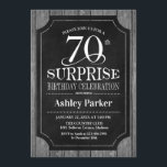 Invitación Surprise 70th Birthday Party - Chalkboard White<br><div class="desc">Invitación a la celebración de cumpleaños número 70 de una sorpresa rústica. Elegante y elegante diseño de madera negra,  blanca y gris. Presenta una fuente de script elegante. Mándame un mensaje si necesitas más personalización</div>