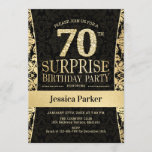 Invitación Surprise 70th Birthday Party - Gold Black<br><div class="desc">Sorpresa 70 cumpleaños invitación de fiesta en negro y oro. Elegante carta de invitación con oro falso purpurina y diamantes. El diseño clásico es perfecto para un fiesta elegante. Por favor,  envíame un mensaje si necesitas una edad personalizado.</div>