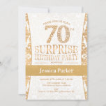 Invitación Surprise 70th Birthday Party - Gold White<br><div class="desc">Sorpresa 70 cumpleaños invitación de fiesta en blanco y oro. Elegante carta de invitación con oro falso purpurina y diamantes. Presenta el tipo de letra y el patrón de damasco del guión. El diseño clásico es perfecto para un fiesta elegante. Por favor, envíame un mensaje si necesitas una edad personalizado....</div>