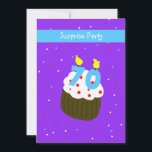 Invitación Surprise 70th Birthday Party Invitation Cupcake<br><div class="desc">Esta divertida tarta y la invitación sorpresa de cumpleaños número 70 de confetti incluye una vela "70" delante y la espalda es completamente personalizable por ti. Una buena manera de marcar el tono para un fiesta divertido. Henishofroe de derechos</div>