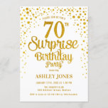 Invitación Surprise 70th Birthday Party - Oro y Blanco<br><div class="desc">Sorpresa 70.ª Invitación a la fiesta de cumpleaños. Elegante diseño de oro blanco y falso purpurina. Presenta un diseño elegante de tipo de letra y letra de guión. Mándame un mensaje si necesitas edad personalizado.</div>