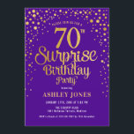 Invitación Surprise 70th Birthday Party - Purple & Gold<br><div class="desc">Sorpresa 70.ª Invitación a la fiesta de cumpleaños. Elegante diseño en morado real y oro falso purpurina. Presenta un diseño elegante de tipo de letra y letra de guión. Mándame un mensaje si necesitas edad personalizado.</div>