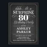 Invitación Surprise 80th Birthday - Blanco Negro de pizarra<br><div class="desc">Sorpresa 80.ª Invitación a la fiesta de cumpleaños. Diseño sencillo y elegante con diseño de pizarra negra y fuente de escritura blanca. Celebración sorpresa de cumpleaños para hombre o mujer. ¡Se puede personalizar en cualquier edad!</div>