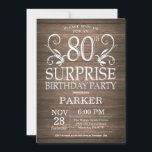 Invitación Surprise 80th Birthday Invitation Rustic Wood<br><div class="desc">Surprise 80th Birthday Invitation Rustic Wood Background. 15.º 16.18.20.21.30.40.50.60.70.80.90.100,  Cualquier edad. Cumpleaños de adultos. Fiesta de cumpleaños masculino. Para una mayor personalización,  haga clic en el botón "Personalizar" y utilice nuestra herramienta de diseño para modificar esta plantilla.</div>