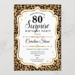 Invitación Surprise 80th Birthday - Leopard Gold White<br><div class="desc">Sorpresa Invitación a los 80 Años. Diseño femenino con falso oro purpurina. Presenta papel de cheetah de leopardo animal,  letra de guión y confeti. Perfecto para una elegante fiesta de cumpleaños. Se puede personalizar para mostrar cualquier edad. Mándame un mensaje si necesitas más personalización.</div>