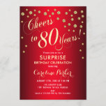 Invitación Surprise 80th Birthday Party - Red Gold<br><div class="desc">Sorpresa 80th Birthday Party Invitation Elegante diseño en rojo con falso patrón oro purpurina. Presenta el tipo de letra del guión y el perfil. ¡Saludos a 80 años! Mándame un mensaje si necesitas una edad personalizado.</div>