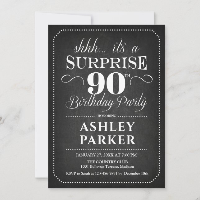 Invitación Surprise 90th Birthday - Blanco Negro de pizarra (Anverso)