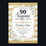 Invitación Surprise 90th Birthday - Gold White<br><div class="desc">Sorpresa Invitación a Cumpleaños 90. Diseño femenino con falso oro purpurina. Presenta rayas,  rosas blancas,  fuente de guión y confeti. Perfecto para una elegante fiesta de cumpleaños. Se puede personalizar para mostrar cualquier edad. Mándame un mensaje si necesitas más personalización.</div>