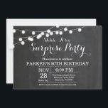 Invitación Surprise 90th Birthday Invitation Chalkboard<br><div class="desc">Sorpresa 90ª Invitación de cumpleaños con fondo de tablero de moda String Lights. 13.º 15.º 16.º 18.º 21.30.40.50.60.70.80.90.100,  Cualquier edad. Para una mayor personalización,  haga clic en el botón "Personalizar" y utilice nuestra herramienta de diseño para modificar esta plantilla.</div>