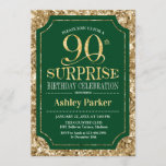 Invitación Surprise 90th Birthday Party - Gold Green<br><div class="desc">Invitación a la celebración de cumpleaños número 90 de sorpresa. Elegante diseño elegante en verde oscuro de bosque y falso patrón oro purpurina. Presenta una fuente de script elegante. Mándame un mensaje si necesitas más personalización.</div>