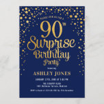 Invitación Surprise 90th Birthday Party - Navy & Gold<br><div class="desc">Sorpresa 90.ª Invitación a la fiesta de cumpleaños. Elegante diseño en azul marino y falso oro purpurina. Presenta un diseño elegante de tipo de letra y letra de guión. Mándame un mensaje si necesitas edad personalizado.</div>