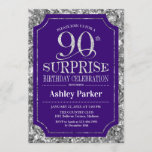 Invitación Surprise 90th Birthday Party - Silver Purple<br><div class="desc">Invitación a la celebración de cumpleaños número 90 de una sorpresa rusa. Elegante diseño elegante con un diseño de color púrpura real y falso purpurina plateado. Presenta una fuente de script elegante. Mándame un mensaje si necesitas más personalización.</div>