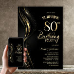 Invitación Surprise Black Gold 80th Birthday Party<br><div class="desc">Esta moderna invitación de cumpleaños 80 color negro y oro es el tono perfecto para un fiesta sorpresivo. Personalice fácilmente su invitación con el nombre del invitado, los detalles del fiesta y la información del lugar en sólo unos pocos clics. Podrás crear una noche llena de amor, risas y recuerdos...</div>