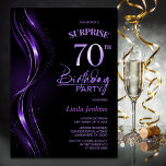 Invitación Surprise Black Purple 70th Birthday Party<br><div class="desc">Esta moderna invitación de cumpleaños 70 color negro y violeta es el tono perfecto para un fiesta sorpresivo. Personalice fácilmente su invitación con el nombre del invitado, los detalles del fiesta y la información del lugar en sólo unos pocos clics. Podrás crear una noche llena de amor, risas y recuerdos...</div>