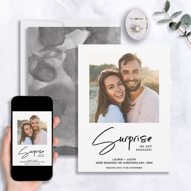 Invitación Surprise Black & White Photo Engagement (Subido por el creador)