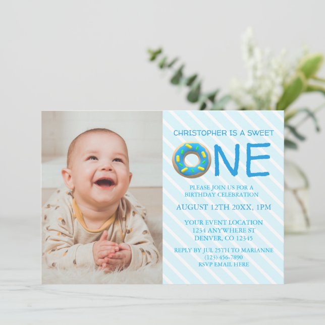 Invitación Sweet One Donut Boy 1er cumpleaños foto (Anverso de pie)