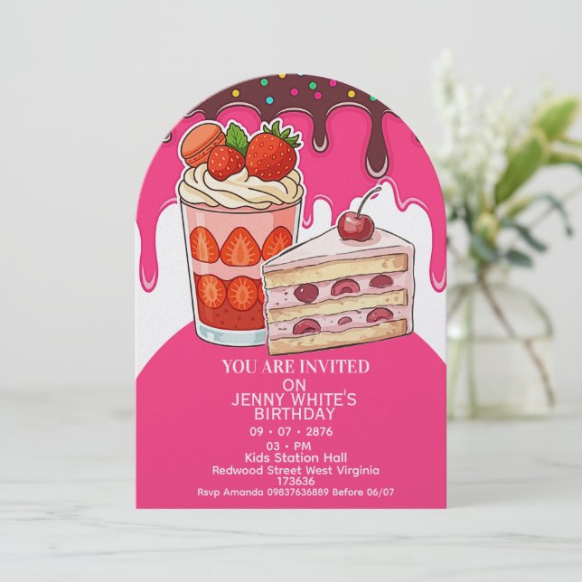 Invitación Sweet Pink Strawberry  Cake Themed kids (Anverso de pie)
