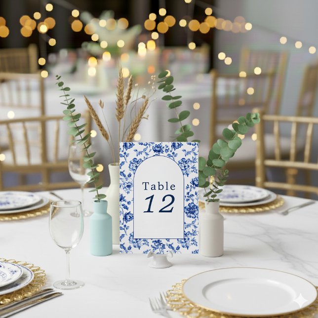 Invitación Tabla de asientos de la tabla de software floral v (Blue and white delftware wedding table number sign.)