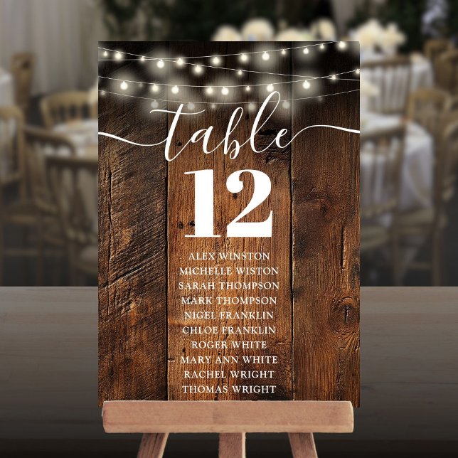 Invitación Tabla de asientos número de tabla de madera de las (String Lights Wood Table Number Seating Chart)