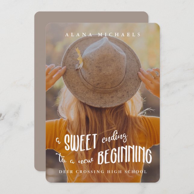 Invitación Taupe de la fiesta de graduación de 2023 (Anverso / Reverso)