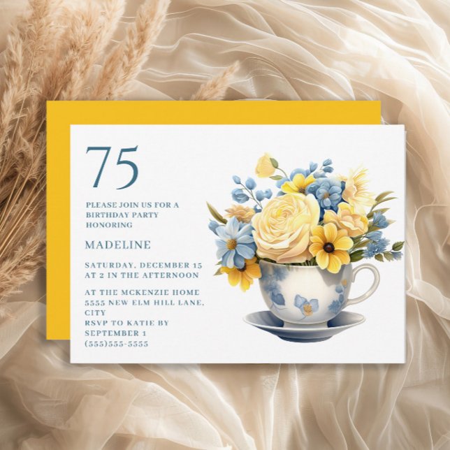 Invitación Teacup Flores azules amarillas 75º cumpleaños (Blue teacup and yellow flowers 75th birthday invitation)