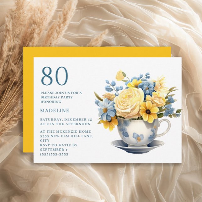 Invitación Teacup Flores azules amarillas 80 cumpleaños (Blue teacup and yellow flowers 80th birthday invitation)