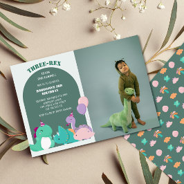 Invitación Tercer cumpleaños de dinosaurio lindo de tres rex.