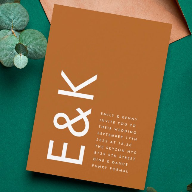 Invitación Terracota del desierto del Monograma Ultra Moderno (Subido por el creador)