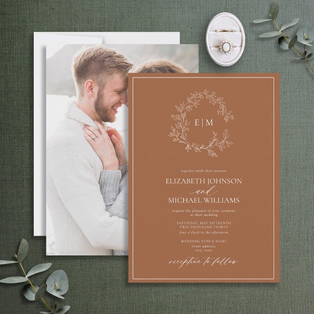 Invitación Terracotta Leafy Escudo Monograma Boda fotográfico (Subido por el creador)