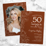 Invitación Terracotta Surprise Foto 50 cumpleaños<br><div class="desc">Invitación a la fiesta de 50 años del naranja quemado por Terracotta con tu foto en la parte trasera de la tarjeta. Boho floral y diseño moderno con acentos botánicos y tipografía de escritura. Elegante carta de invitación a la moda perfecta para una elegante celebración de cumpleaños sorpresa femenina. Se...</div>