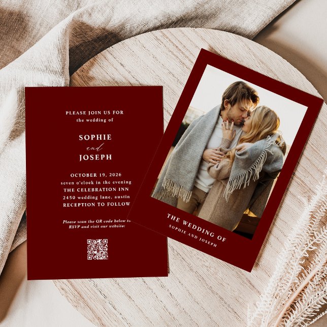 Invitación Texto elegante rojo oscuro y foto | Boda de código (Subido por el creador)