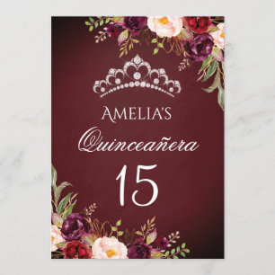 Invitación Tiara de destellos plateada y borgoña floral Quinc