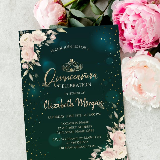 Invitación Tiara de oro, flores de boho Quinceañera verde (Subido por el creador)