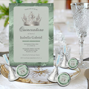 Invitación Tiara metálica verde salvia elegante Quinceañera