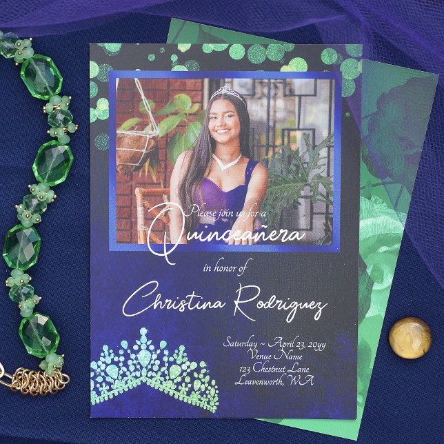 Invitación Tiara verde esmeralda, quinceañera azul zafiro (Sapphire blue, emerald green tiara crown quinceanera invitations, elegant royal blue and green)