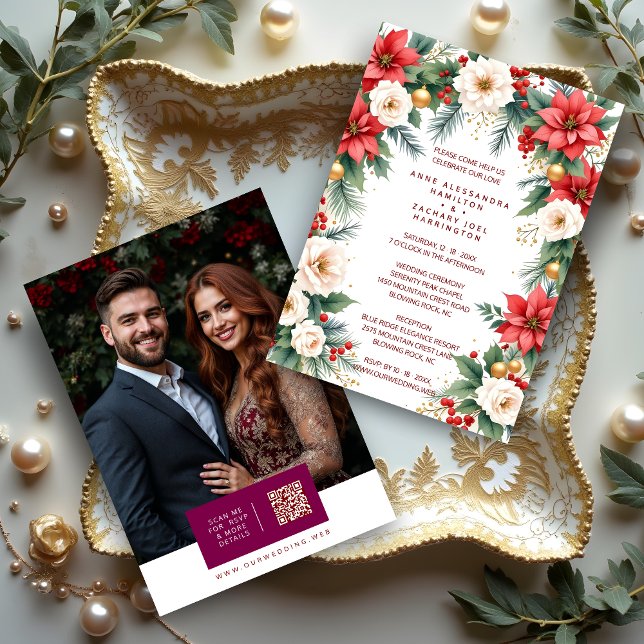 Invitación Timeless Elegant Christmas Wedding Wreath Photo (Classic Timeless Elegant Christmas Wedding Wreath Invitation Cards with Back Photo and Modern QR.)
