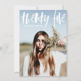 Invitación Tipografía de pincel blanco 2024 Graduación de fot