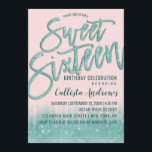 Invitación Tipografía de Purpurina Verde azulado de color ros<br><div class="desc">Esta moderna y jovial invitación Sweet 16 es el diseño perfecto para la moda y el chica de cumpleaños moderno. Cuenta con una bonito y una glamorosa imitación impresa en agua verde azulada de la secuencia de purpurina verde brillante y un gradiente oscuro negro. También muestra la tipografía de pinceles...</div>